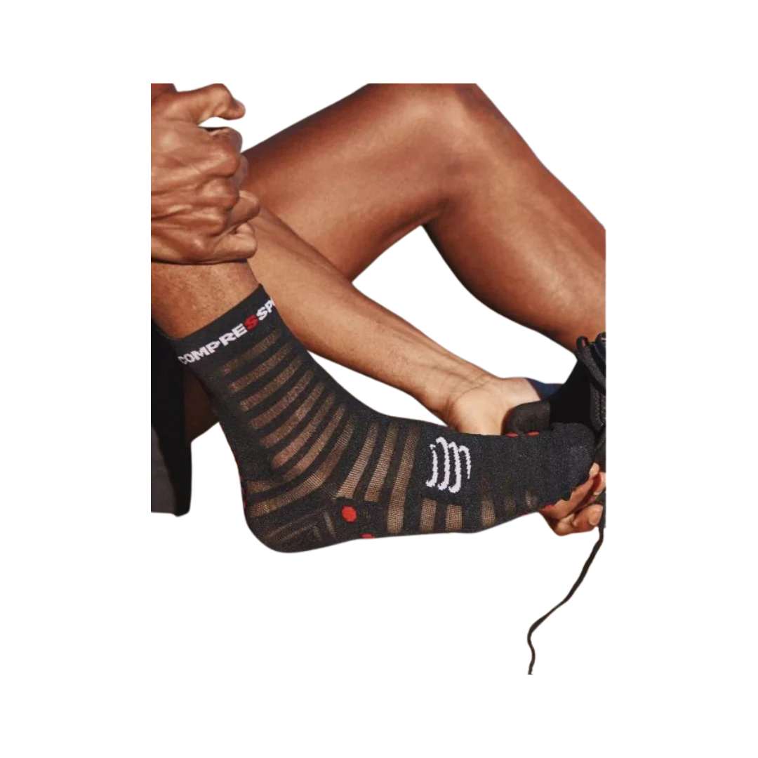 Compressport Pro Racing Socks V4.0 Ultralight Run High Black - Image 3