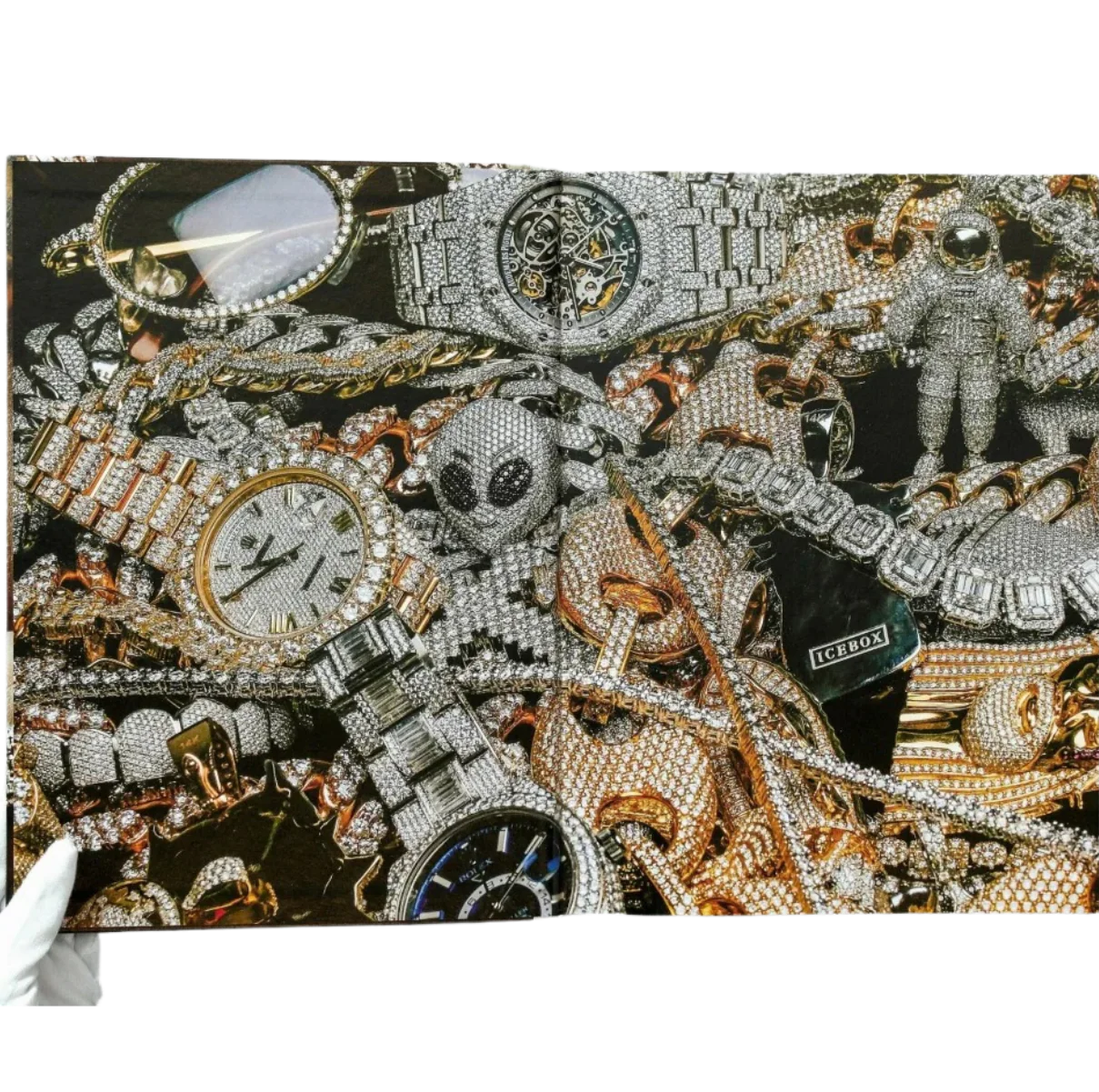 TASCHEN Ice Cold. A Hip-Hop Jewelry History - Image 3