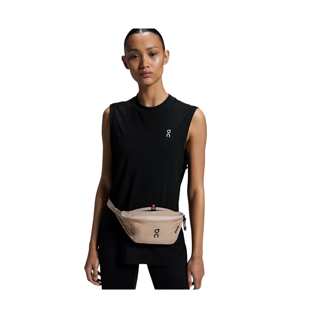 On Running Waist Pack 2L Lite Unisex - Sand - Image 3