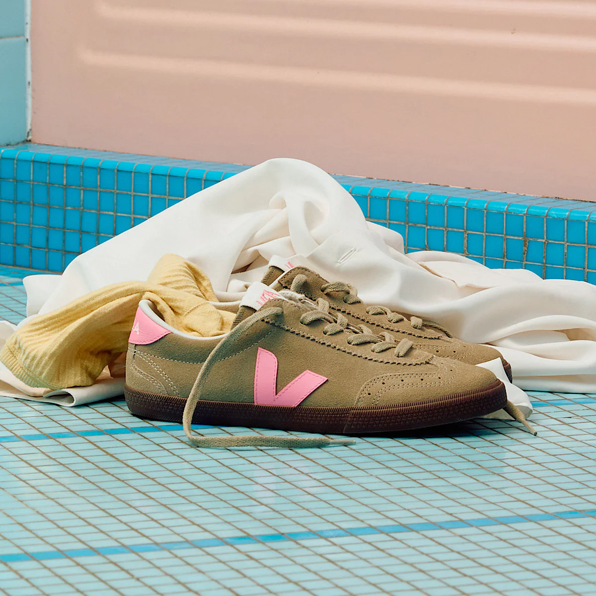 Veja Volley Suede Taupe Malibu Bark - Image 5